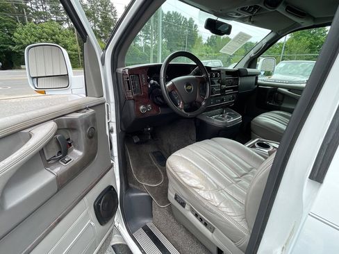 Used 2012 Chevrolet Express 2500 LT RWD image 10