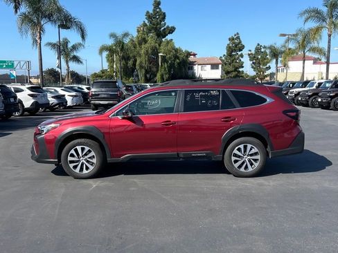 Used 2025 Subaru Outback Premium image 7
