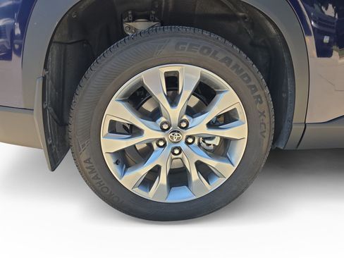 Used 2025 Toyota Grand Highlander FWD image 17