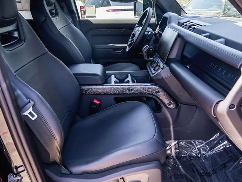 New 2026 Land Rover Defender 110 OCTA AWD/4WD image 19