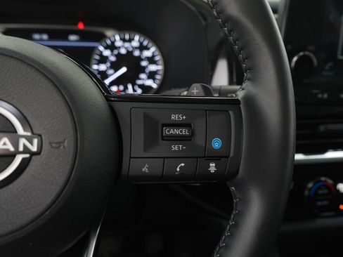 Used 2024 Nissan Pathfinder SL w/ SL Premium Package AWD/4WD image 30