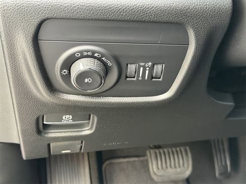 New 2025 Jeep Grand Cherokee L Limited image 18