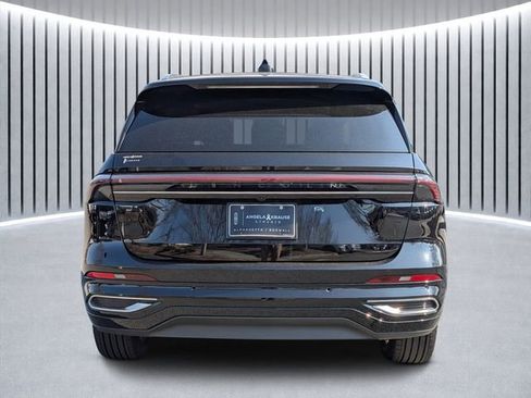 Certified 2024 Lincoln Nautilus Reserve image 5