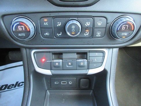 Used 2023 GMC Terrain SLE w/ Driver Convenience Package FWD image 19
