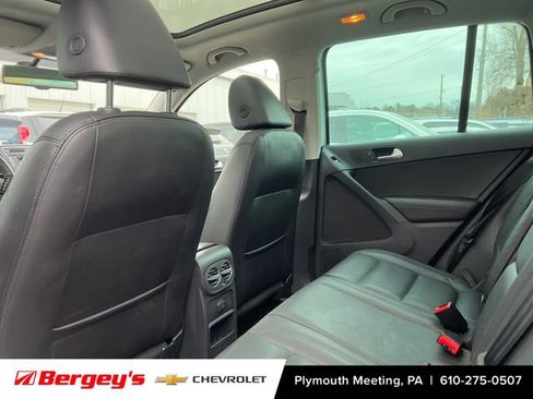 Used 2017 Volkswagen Tiguan Sport image 10