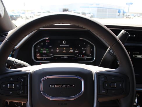 Used 2025 GMC Sierra 3500 Denali AWD/4WD image 15
