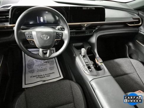 Used 2023 Toyota Crown XLE image 10