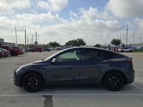 Used 2021 Tesla Model Y Long Range AWD/4WD image 7