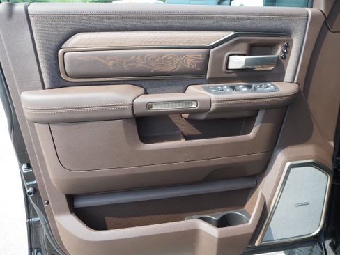 New 2025 RAM 2500 Limited image 23