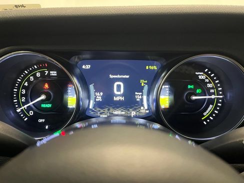 Used 2023 Jeep Wrangler Unlimited Sahara AWD/4WD image 5
