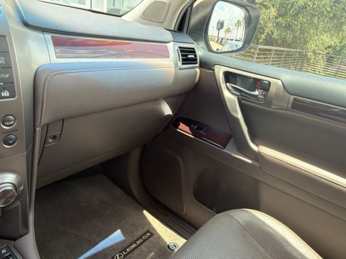 Used 2014 Lexus GX 460 Luxury AWD/4WD image 13