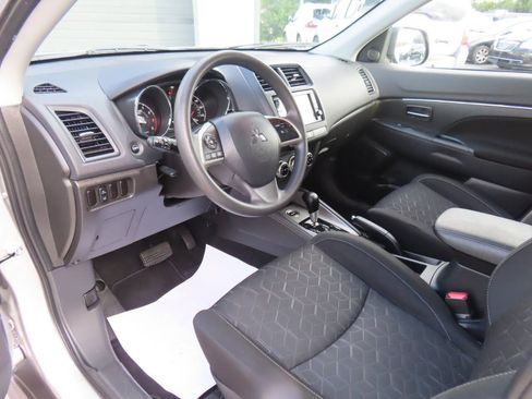 Used 2025 Mitsubishi Outlander Sport AWD image 11