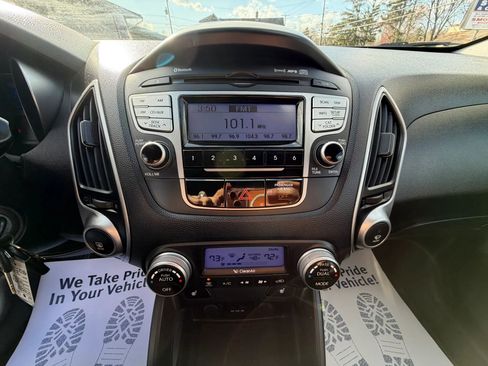 Used 2010 Hyundai Tucson Limited image 12