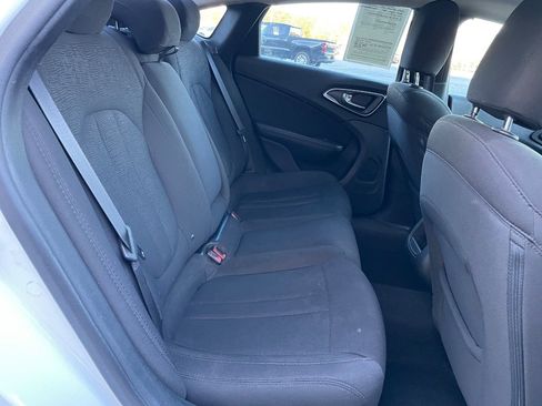 Used 2016 Chrysler 200 Limited image 25