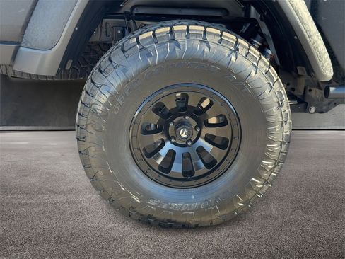 Used 2022 Jeep Gladiator Mojave w/ Trailer Tow Package image 8