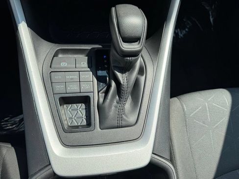 Used 2024 Toyota RAV4 XLE AWD/4WD image 37