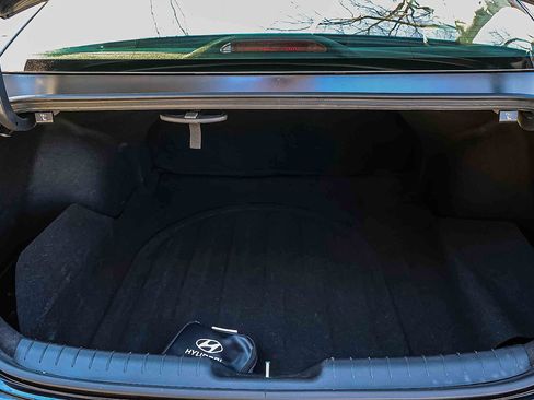 Used 2023 Hyundai Elantra SEL w/ Convenience Package image 22