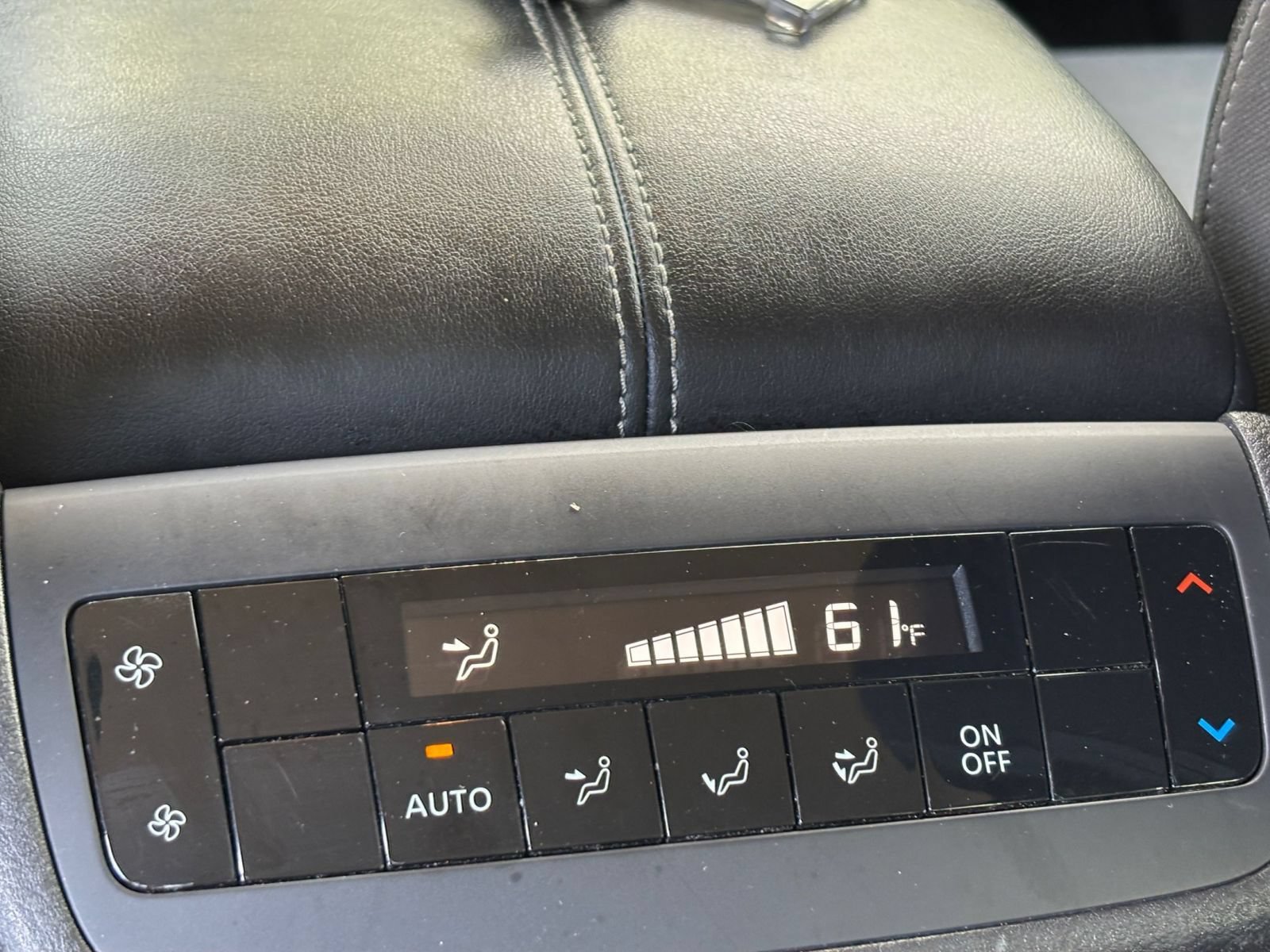 Used 2025 Nissan Pathfinder SV AWD/4WD image 24