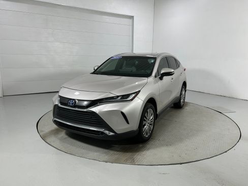 Used 2022 Toyota Venza XLE AWD/4WD image 20