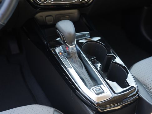 Used 2024 Chevrolet Trax LT w/ LT Convenience Package image 27