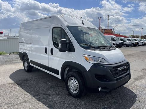 Used 2025 RAM ProMaster 2500 w/ Safety Group FWD image 14