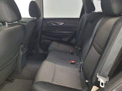 Used 2018 Nissan Rogue S FWD image 18
