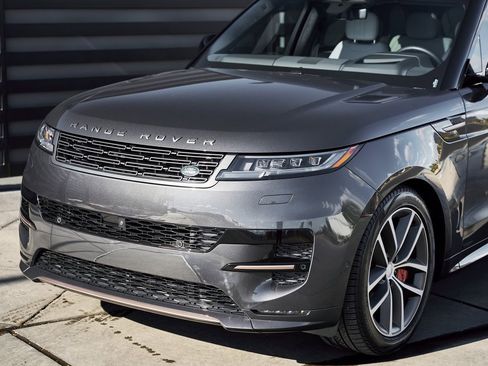 Used 2025 Land Rover Range Rover Sport Autobiography image 5