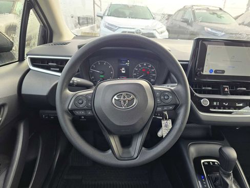 Used 2025 Toyota Corolla LE image 21
