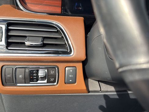 Used 2023 Lincoln Navigator Reserve AWD/4WD image 17