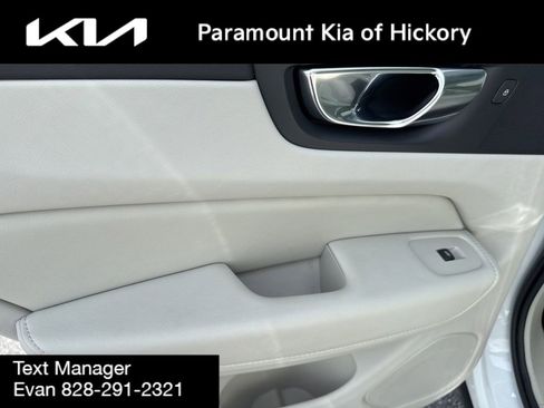 Used 2022 Volvo XC60 T8 Inscription AWD/4WD image 13