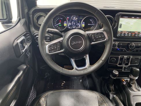 Used 2023 Jeep Wrangler Unlimited Sahara AWD/4WD image 14