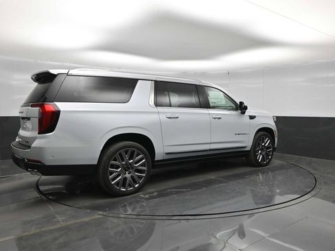 New 2026 GMC Yukon XL Denali Ultimate AWD/4WD image 8