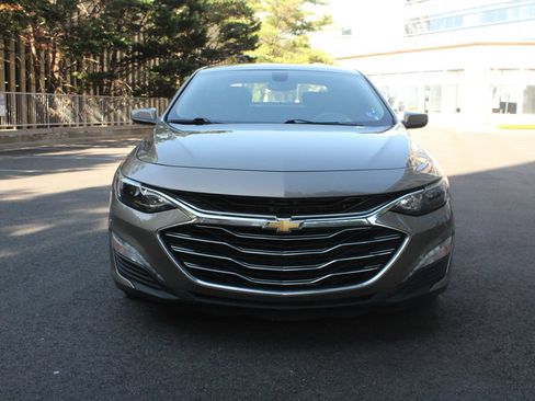 Used 2020 Chevrolet Malibu LT FWD image 3