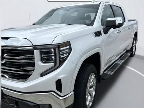 Used 2022 GMC Sierra 1500 SLT w/ SLT Premium Plus Package AWD/4WD image 6
