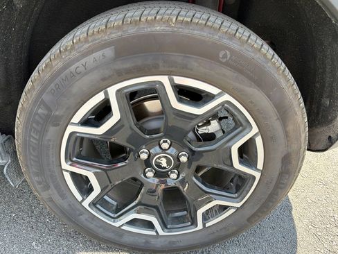 Used 2025 Ford Bronco Sport Outer Banks w/ Outer Banks Tech Package+ AWD/4WD image 5