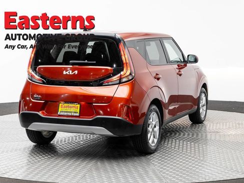 Used 2024 Kia Soul LX w/ Option Group 015 FWD image 5