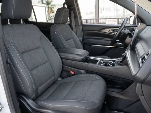 Used 2024 Chevrolet Traverse LT AWD/4WD image 44