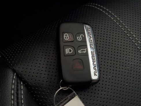 Used 2019 Land Rover Range Rover Velar S AWD/4WD image 26