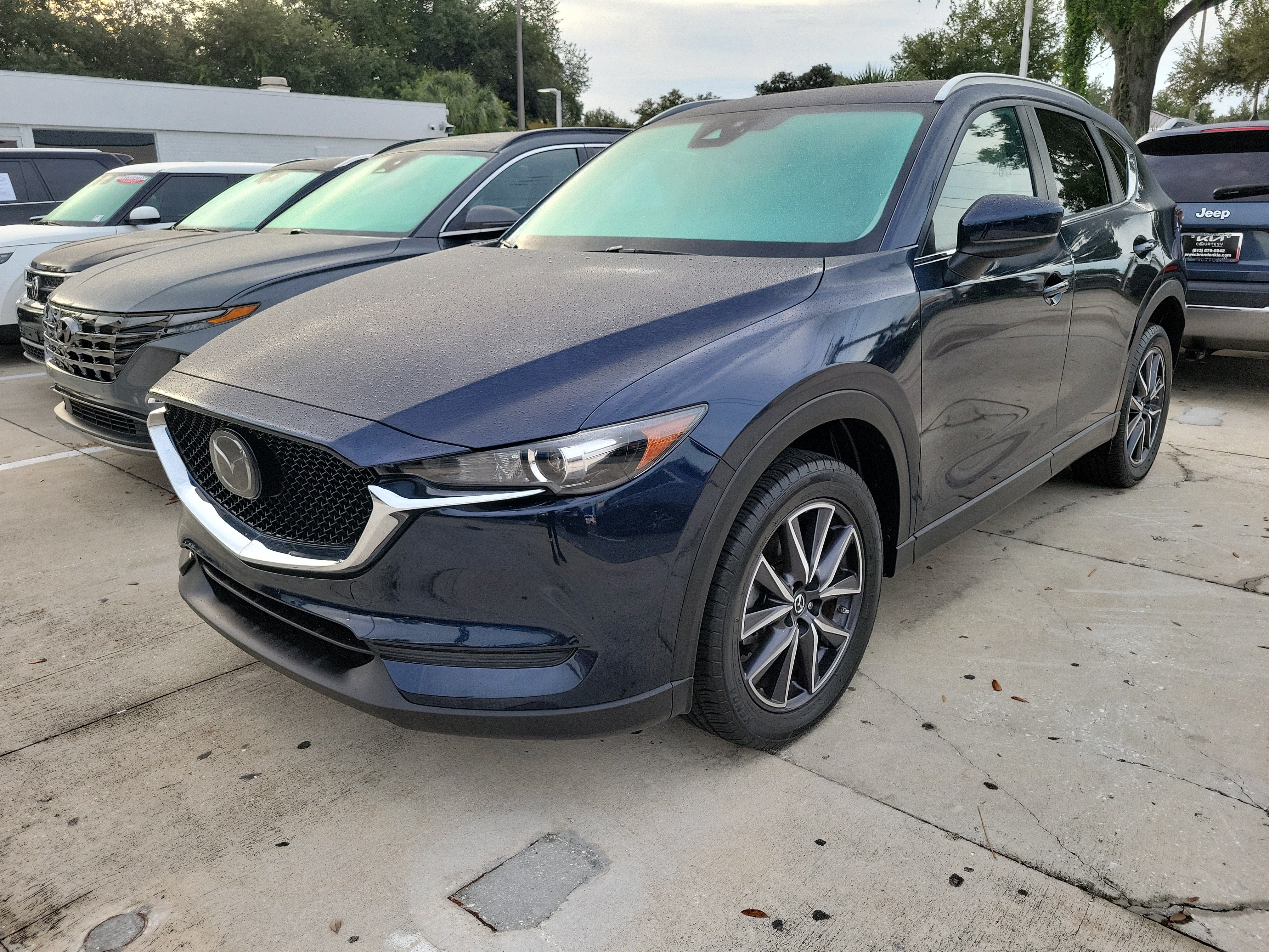 Used 2018 MAZDA CX-5 Touring w/ Preferred Equipment Package FWD image 3
