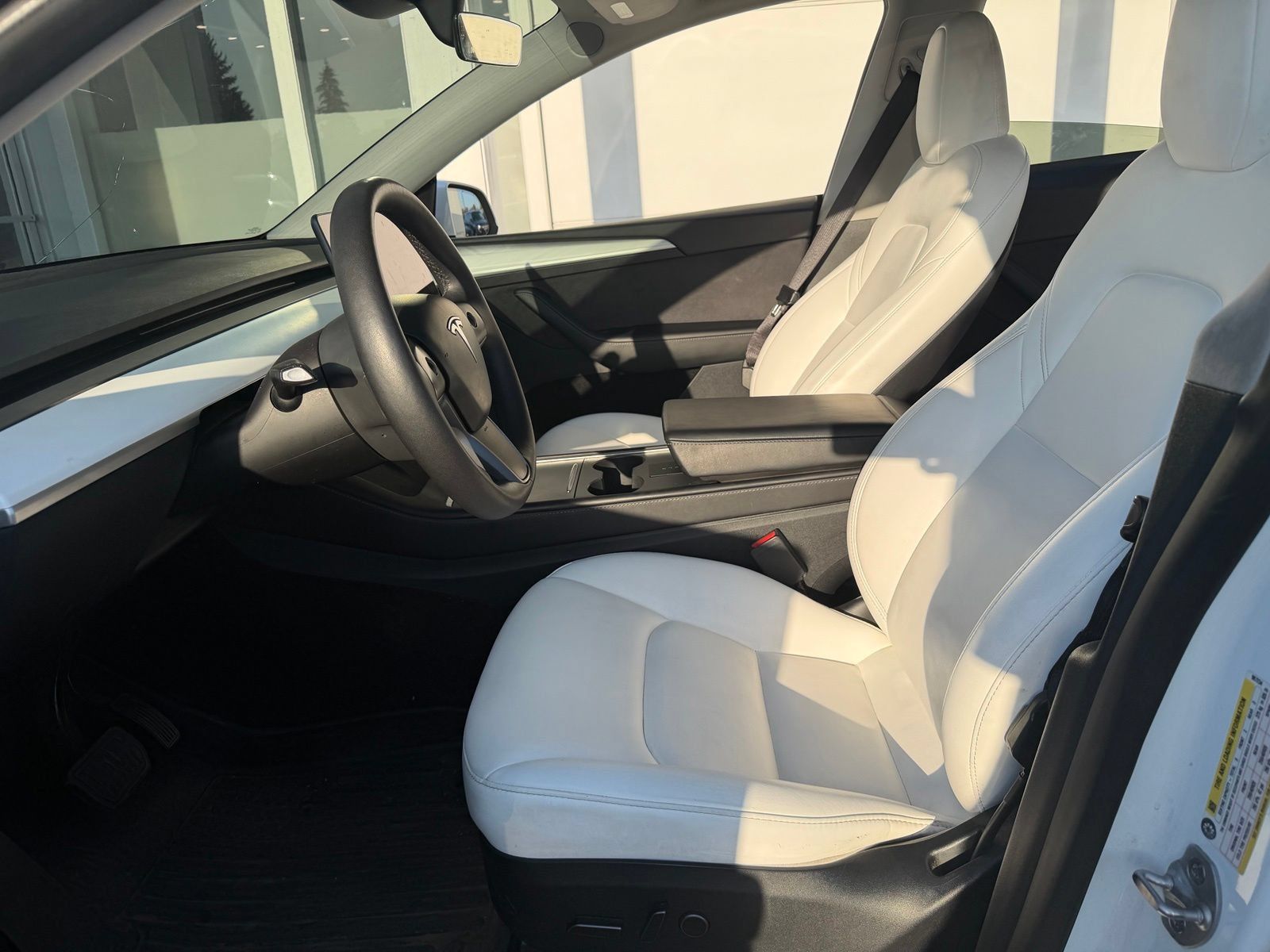 Used 2024 Tesla Model Y Long Range AWD/4WD image 14