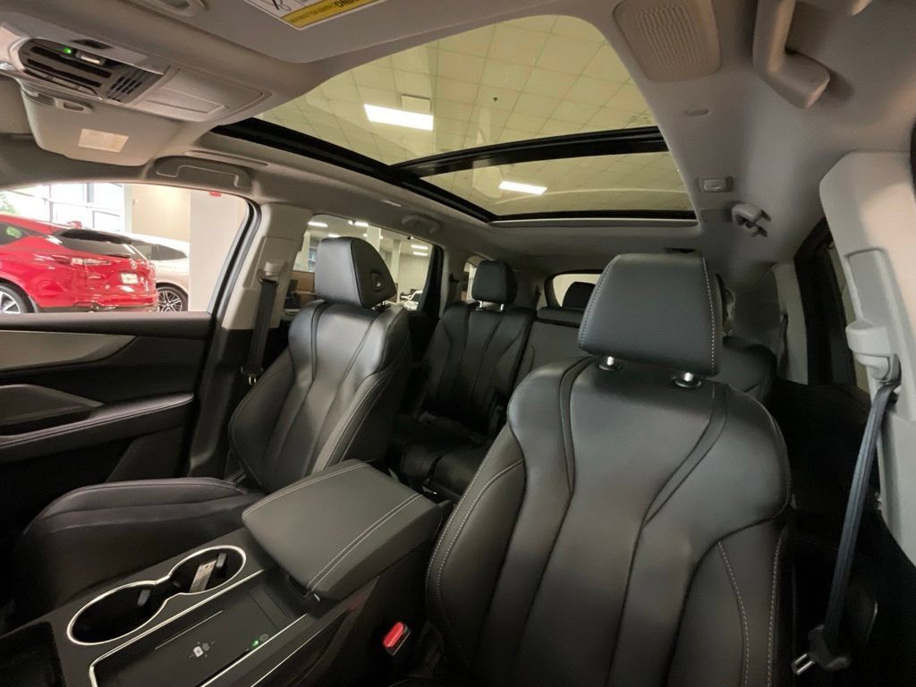 Certified 2026 Acura MDX w/ Technology Package AWD/4WD image 11