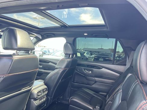 Used 2025 Honda Pilot TrailSport image 24