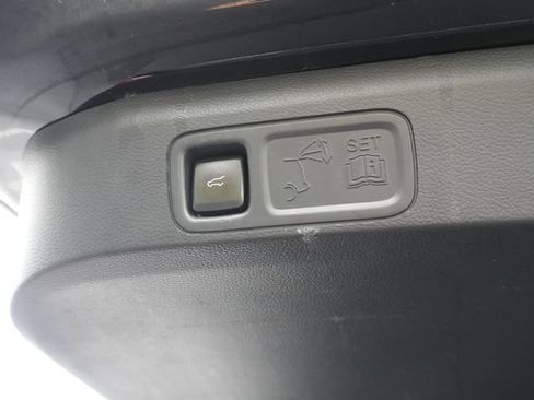 Used 2024 Ford Expedition XLT AWD/4WD image 13