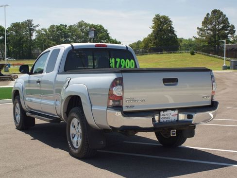 Used 2012 Toyota Tacoma 4x4 Access Cab w/ SR5 Pkg image 12
