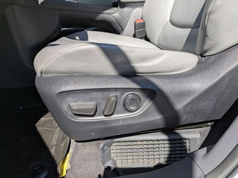 Used 2023 Toyota Sienna XLE AWD/4WD image 13