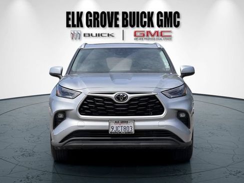 Used 2023 Toyota Highlander XLE FWD image 9