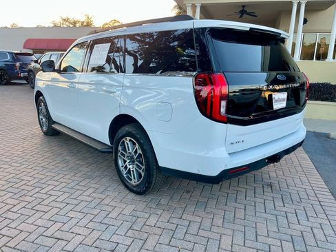 Used 2025 Ford Expedition Active image 3