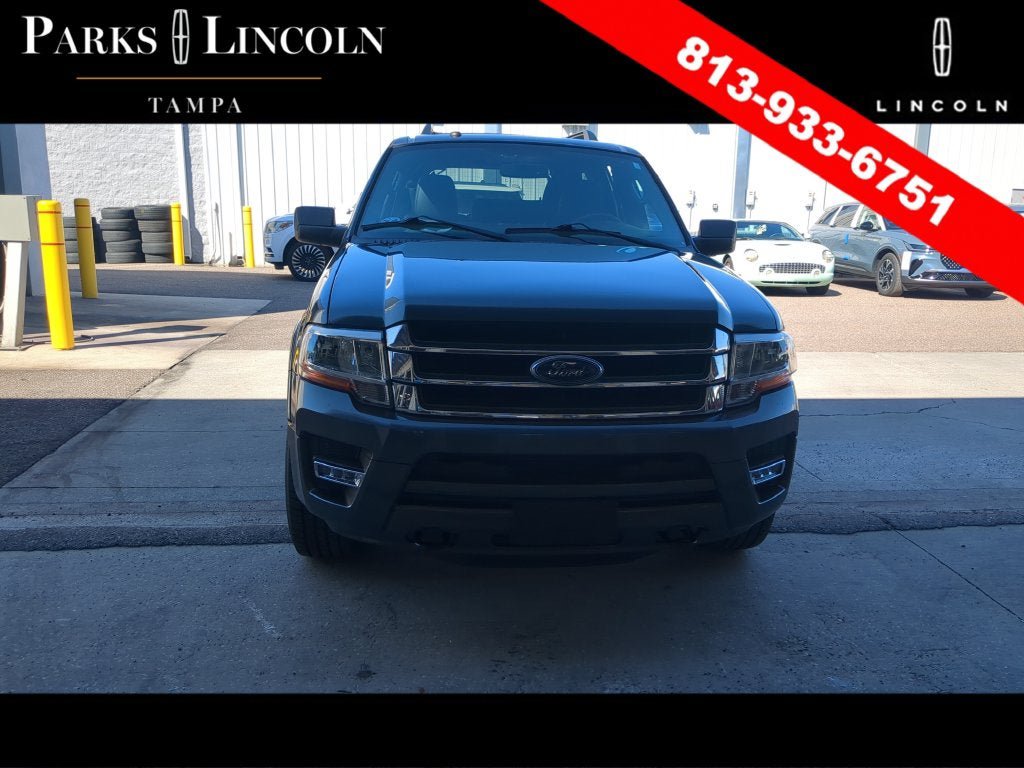 Used 2017 Ford Expedition XLT w/ Equipment Group 202A AWD/4WD image 4