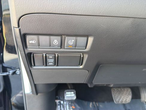 Used 2023 Nissan Armada SL w/ Captain's Chairs Package AWD/4WD image 19