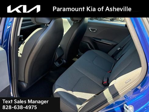 New 2025 Kia K4 LXS image 18